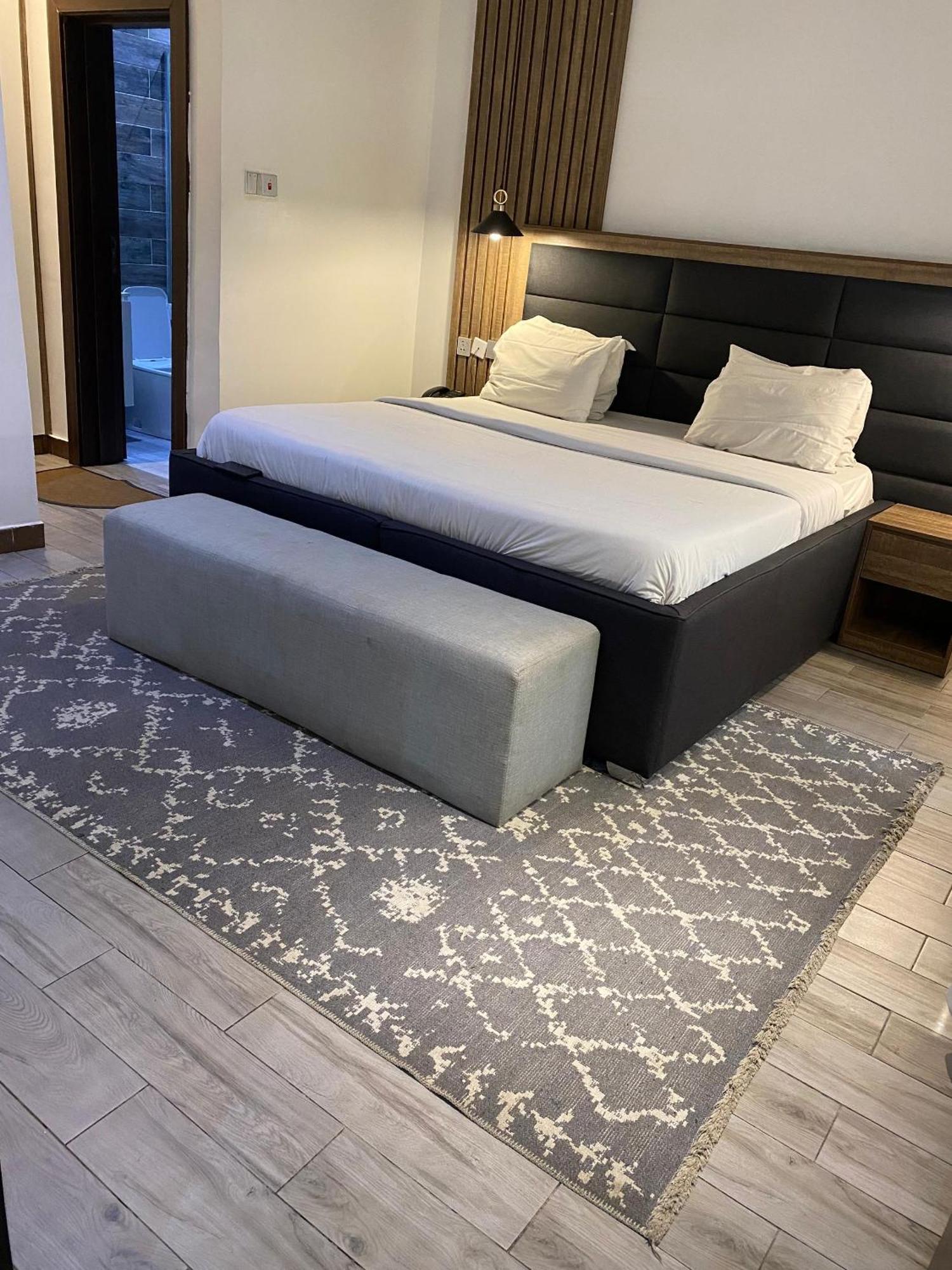 Centurion Aparthotel อาบูจา ภายนอก รูปภาพ