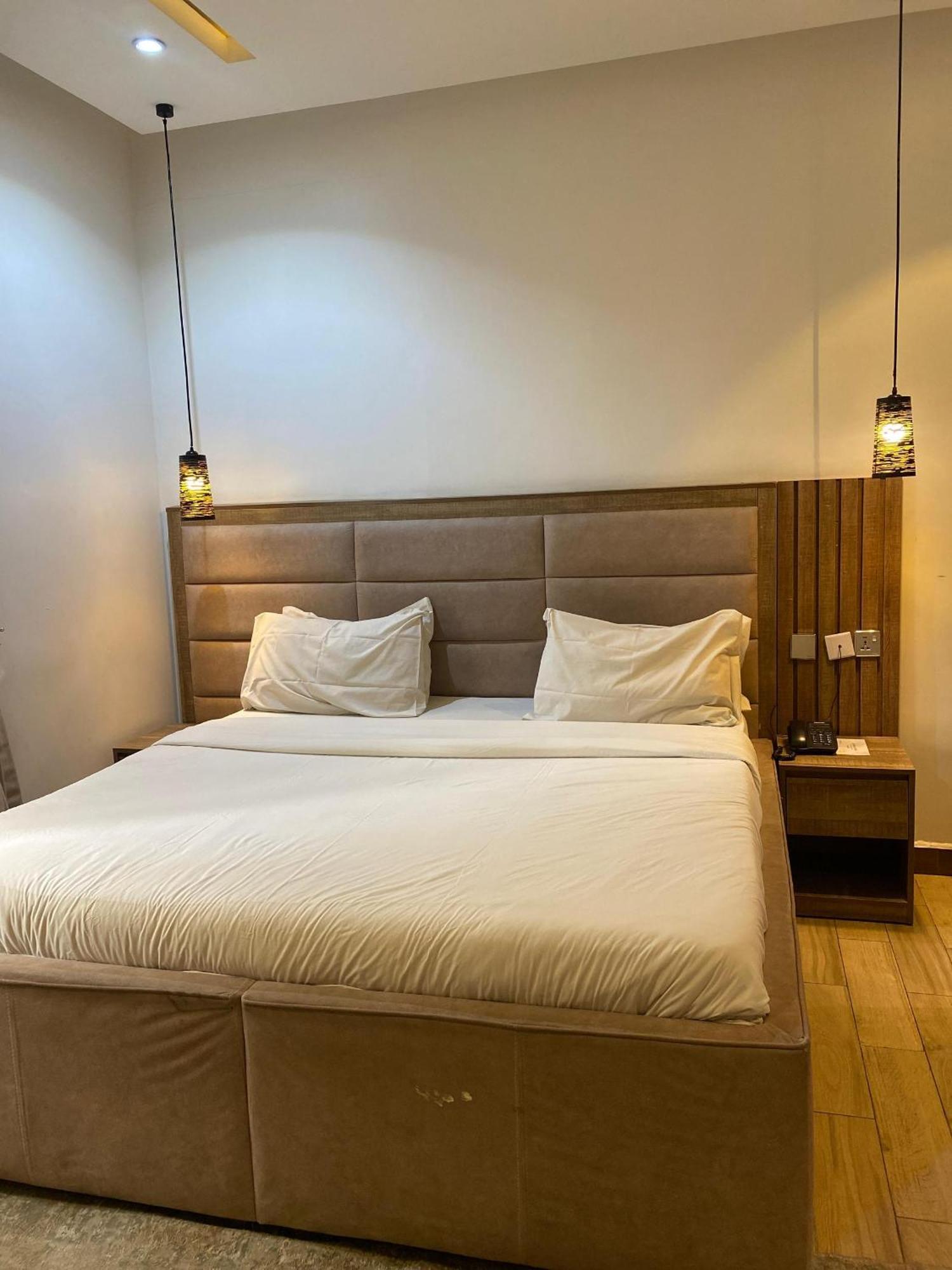 Centurion Aparthotel อาบูจา ภายนอก รูปภาพ